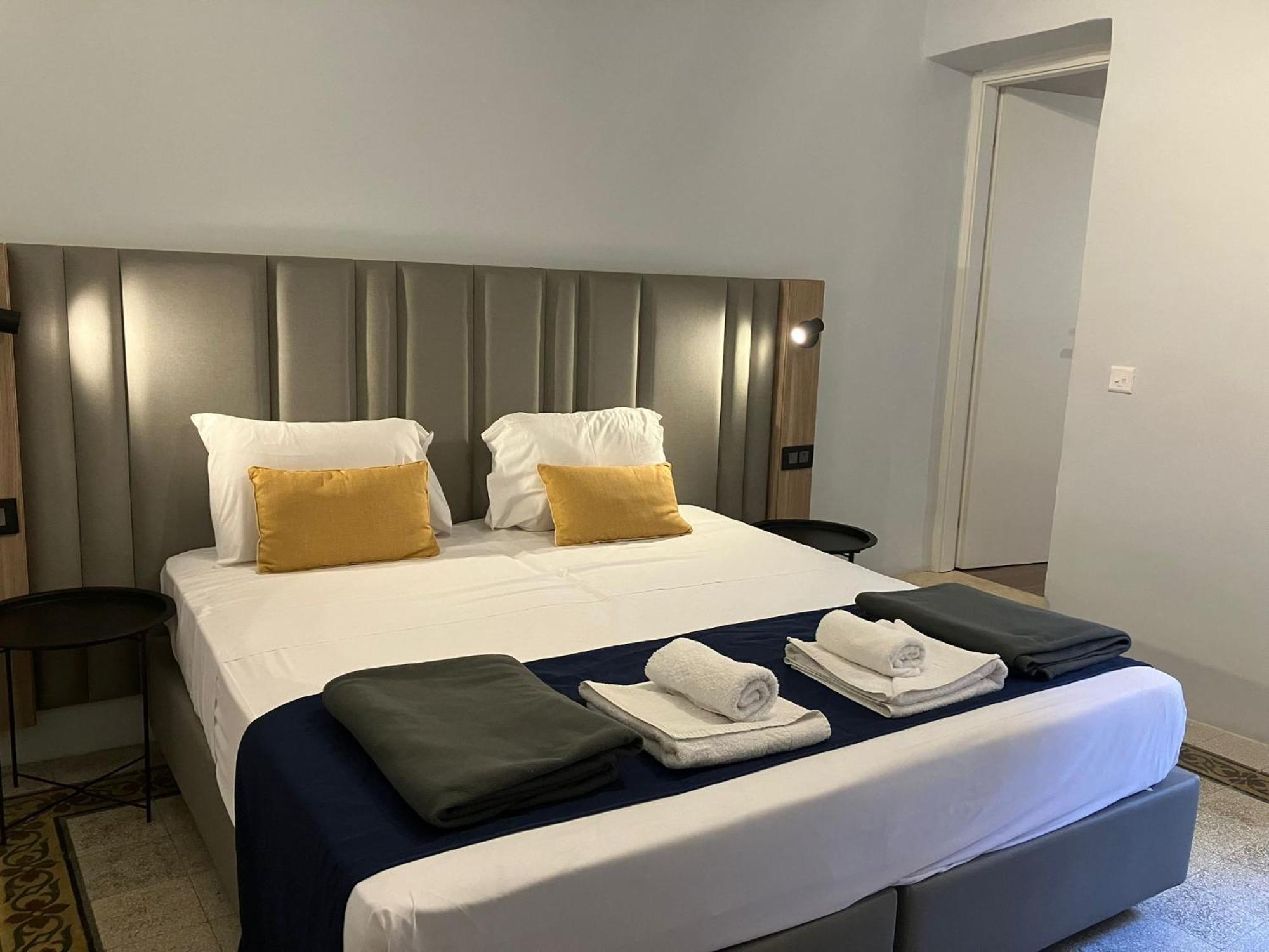 Mulberry Suites Valletta Exterior photo